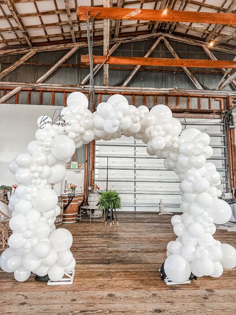 Custom Wedding Balloon Arch, Entrance Arch For Guests Balloon Arch Entrance, Wedding Balloon Arch, Balloon Arch Wedding, Wedding Guests Photos, Elegant Entrance, Black And White Wedding Theme, Wedding Balloon Decorations, Balloon Kits, White Wedding Theme