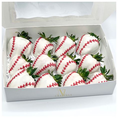 Baseball Strawberries Chocolate Covered, Baseball Strawberries, Dipped Strawberry Ideas, Yankees Party, Baseball Theme Cakes, Strawberry Business, Dipped Strawberries Recipe, Berry Ideas, Chocolate Strawberries Bouquet