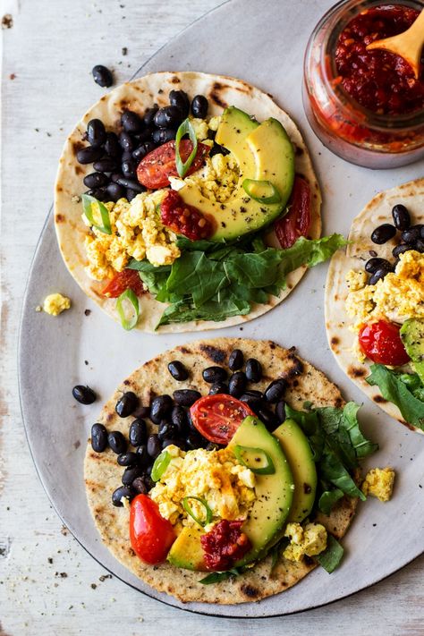 Vegan breakfast tacos Vegan Breakfast Tacos, Burrito Vegan, Tacos Vegan, Scrambled Tofu, Plant Based Breakfast, Tofu Scramble, Breakfast Tacos, Vegetarian Breakfast, Vegan Breakfast Recipes