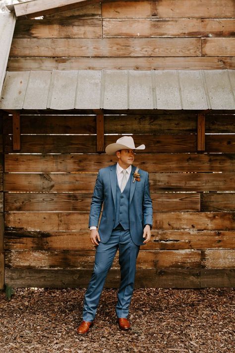 Country Man Wedding Attire, Men’s Wedding Suits Country, Western Wedding Groom Suit, Men’s Wedding Cowboy Boots, Western Wedding Tuxedo For Men, Wedding Suits Groom Country, Country Suits Men Wedding, Suit And Boots Men Wedding, Groom Attire Options