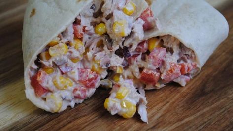 Crunchy Tuna Wraps - Cheap store cupboard lunch Lunch Ideas For University, Student Lunch Ideas, Cheap Healthy Lunch, Tuna Wraps, Pasta With Mayonnaise, Wraps Recipes Easy, Student Lunch, Tuna Mayo, Crunch Recipe