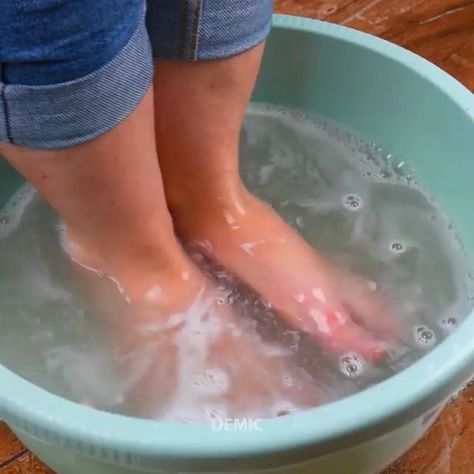 How to do Feet Whitening Pedicure at Home | pedicure | How to do feet whitening pedicure at home | By DEMIC - Facebook How To Do Pedicure, Feet Whitening, Pedicure Tips, Hand And Foot Care, Foot Pedicure, Natural Glowing Skin, Pedicure At Home, Foot Scrub, Diy Body Care