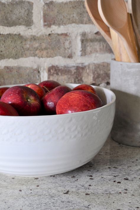 Kitchen Counters with White Fruit Bowl Decor Kitchen Counter Fruit Bowl, How To Display Fruit On Counter, Display Fruit On Counter, Fruit Bowl Decor, White Fruit Bowl, Kitchen Counter Styling, Bowl Decor, Large Fruit Bowl, White Fruit