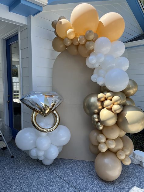 Let's Shop! — Fizz & Foam Mobile Bar Diy Engagement Party, Backyard Engagement Party Decorations, Country Engagement Party, Engagement Party Balloons, Summer Engagement Party, Party Balloon Garland, Backyard Engagement Parties, Engagement Party Diy, Engagement Balloons