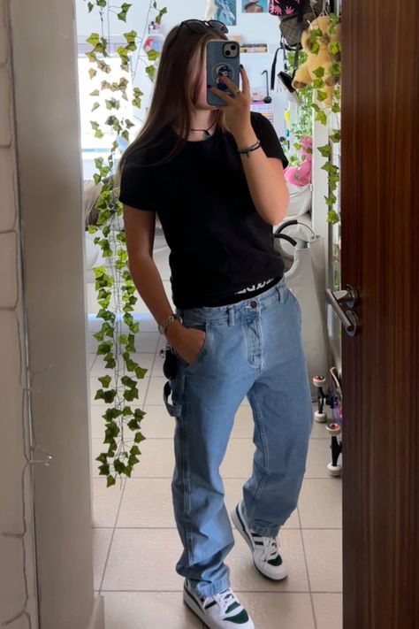 Masc Lesbian Outfits Jeans, Masc School Outfits, How To Dress Like A Stud, Summer Outfits Masc Women, Masc Outfit Ideas For Women, School Outfits Masc, Outfit Ideas Masculine Girl, Sporty Masc Outfits, How To Dress Masc