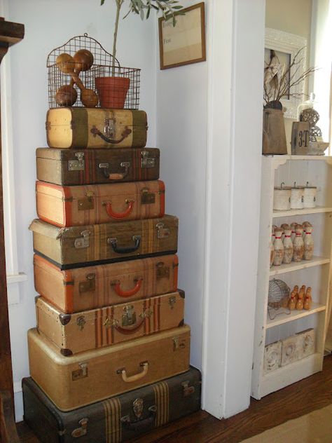 Must Love Junk Vintage Suitcase Collection - part of this collection filled home tour Farmhouse Magazine, Suitcase Decor, Magazine Ideas, Decoration Shabby, Country Sampler, Old Suitcases, Vintage Suitcases, Vintage Trunks, Magnolia Market