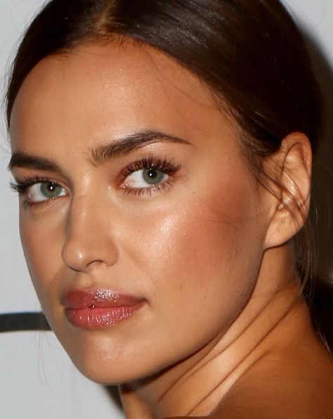 Irina Shayk Irena Shayk, Irina Shayk Street Style, Bad Makeup, Old Faces, Venus Williams, Irina Shayk, Elegant Nails, Hair Makeup, Milk