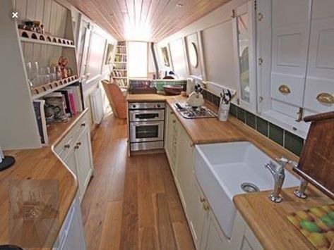 Kitchen Lighting Ideas Over Sink, Narrowboat Kitchen, Canal Boat Interior, Narrowboat Interiors, Canal Barge, Boat Interior Design, Boat House Interior, Houseboat Living, Narrow Boats