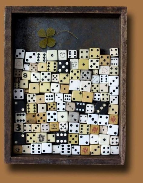 Dice Decoration Ideas, Printers Tray Decor, Dice Display Ideas, Collectible Display Ideas, Collections Of Objects Display, Pin Collection Displays, Cabin Vibes, Hantverk Diy, Domino Art