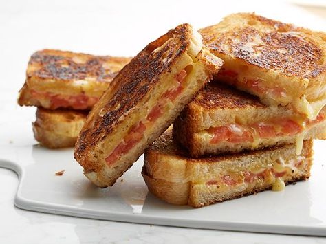 Grilled Cheese With Tomato, Easy Grilled Cheese, Toasted Sandwiches, Ultimate Grilled Cheese, Grilled Sandwiches, Grilled Cheese Recipe, Grilled Cheese Sandwiches, Best Grilled Cheese, Grilled Cheese Recipes