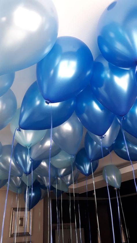 Birthday Aesthetic Blue, Birthday Plan Ideas, Blue Birthday Themes, Sweet 16 For Boys, 17th Birthday Party Ideas, Sweet 16 Party Themes, 14th Birthday Party Ideas, Blue Sweet 16, Balloon Ceiling