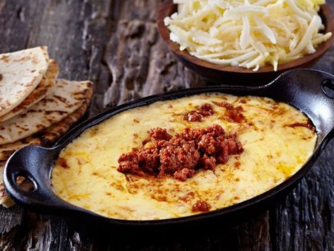 Flaming Cheese, Queso Fundido With Chorizo, Queso Flameado, Chorizo Recipes, Queso Fundido, Queso Dip, Mexican Cheese, Food Mexican, Mexican Foods