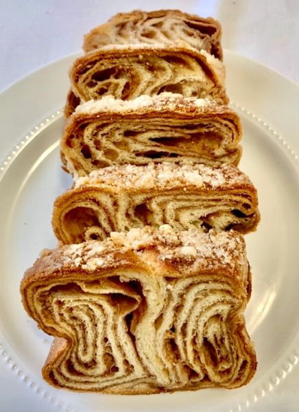 Cinnamon Babka | Apple Cinnamon Babka Recipe, Babka Aesthetic, Polish Babka Recipes, Healthish Snacks, Easy Babka Recipe, Cinnamon Babka Recipe, Apple Babka, Babka Recipes, Sourdough Babka