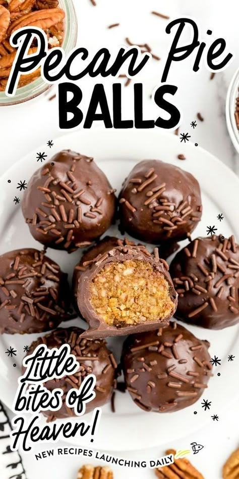 Pecan Pie Balls Pecan Truffle Balls, Cake Ball Packaging Ideas, Sweet Treats Packaging Ideas, Pecan Pie Truffles Recipe, Sweet Balls Recipe, Quick And Easy Holiday Treats, Xmas Baking Ideas Holiday Treats, Christmas Dainties, Pecan Pie Truffles