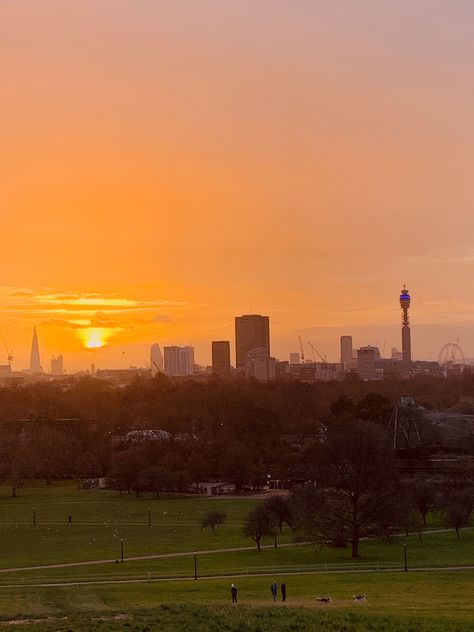 Primrose Hill Sunset, Veronika Core, Primrose Hill London, 2024 Board, Christmas Video, Primrose Hill, London Trip, London Life, Summer Inspiration