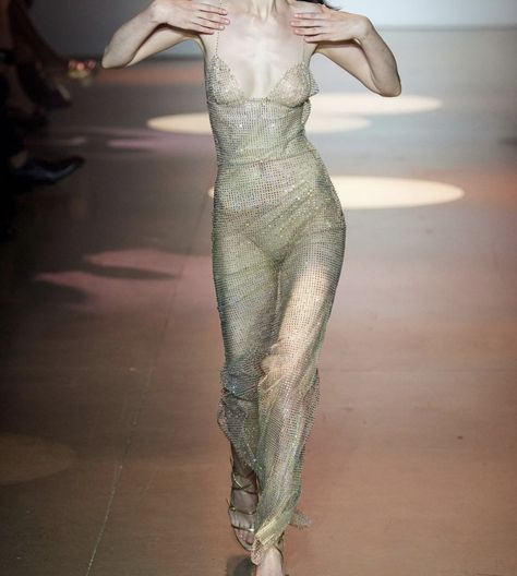 Sheer Runway, Runway Fashion Aesthetic, Runway Fashion Couture, Fashion Aesthetic, Looks Vintage, Couture Fashion, Classy Outfits, Runway Fashion, Baby Fashion