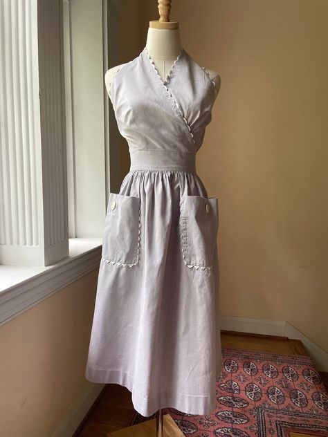 Grey Apron, Halter Style Dress, Sewing Clothes Women, 1940s Dresses, Darling Dress, Dresses Vintage, Halter Style, Halter Neck