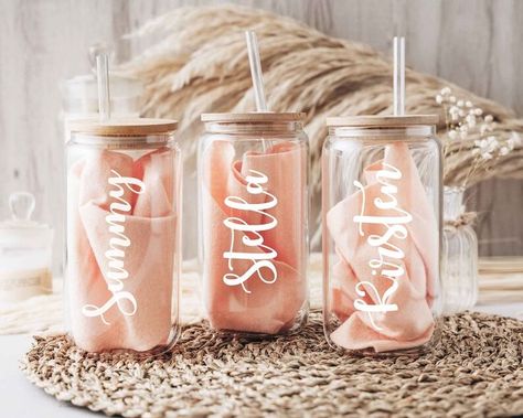 Personalized glass can is certainly a great gift ideas for weddings, bridesmaids, birthdays or Mother's Day. Glass Cup With Lid, Wedding Gifts For Bridesmaids, Cup With Lid, Bachelorette Party Favors, Personalized Glass, Custom Glass, Tumbler Gift, Personalized Wedding Gifts, Bridesmaid Proposal