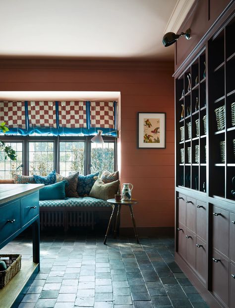 Nicola Harding brings the vital spark back to a 17th-century country house | House & Garden Nicola Harding, 17th Century House, Old World Kitchens, Paint And Paper Library, Bold Wallpaper, Boot Room, Stylish Living Room, Room Paint, Manor House