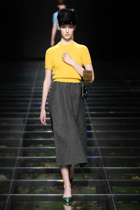 Prada Fall 2024 Ready-to-Wear Runway, Fashion Show & Collection Review [PHOTOS] Prada Runway, Paris Fashion Week Runway, Show Collection, Fall Wear, Fashion Week Runway, Raf Simons, Winter Mode, 가을 패션, Fashion Show Collection