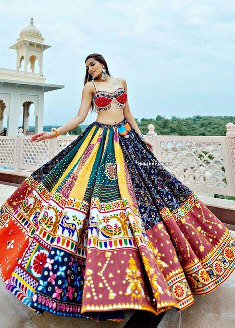 Gujarati Style Lehenga, Navarati Dress, Gujarati Garba Chaniya Choli, Navratri Chaniya Choli Latest 2024, Gujrati Dress, Gujarati Lehenga, Garba Dresses, Traditional Chaniya Choli, Navratri 2024