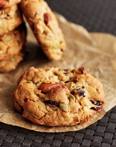 Chewy Breakfast Cookies, Savory Breakfast Cookies, Ayurvedic Snacks, Artisan Cookies, Muesli Cookies, Scientifically Sweet, Oat Cookie Recipe, Superfood Breakfast, Breakfast Oats