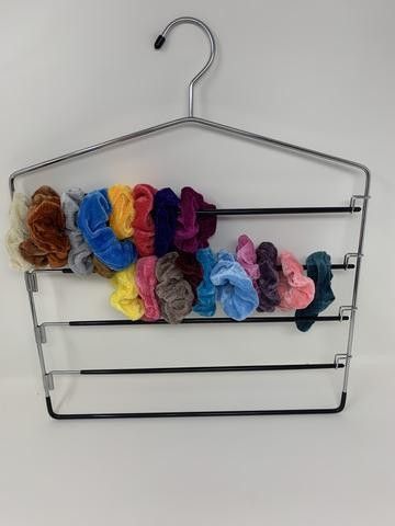 Hair Tie Holder, Organize Life, Diy Hair Scrunchies, Headband Organizer, Hair Accessories Storage, Scrunchies Diy, Organizing Hair Accessories, Diy Jewelry Display, Scrunchies Hair