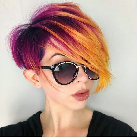 Fun Haircuts, Short Layered Pixie, Haircut Summer, Pixie Hair Color, Sassy Hairstyles, Funky Hair Colors, Layered Pixie Haircuts, Layered Pixie, Funky Short Hair