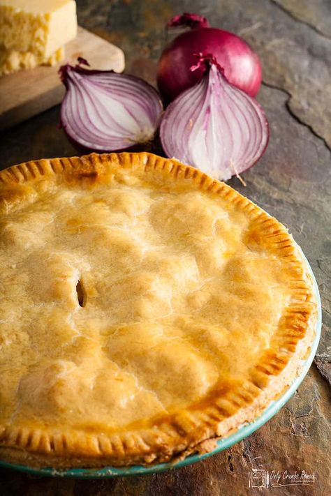 Cheese And Onion Pie, Savoury Bakes, Onion Pie, Uk Recipes, Pies Maker, Savory Pastry, Homemade Pastries, Veggie Delight, Savoury Baking