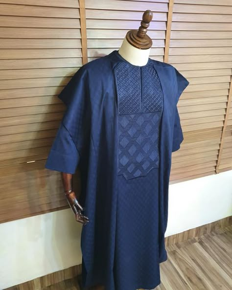 Men Agbada Styles, Agbada Design, African Suit, African Shirts For Men, African Shirts, African Textiles, African Attire, Sewing Techniques, African Fashion