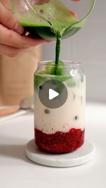 NEKOHAMA MATCHA on Instagram: "A tart and creamy matcha raspberry latte 🍵🌺

Ingredients: 
• 80g frozen raspberries 
• 10ml maple syrup 
• 100ml milk 
• 2g matcha 
• 75ml water 
• Ice 

Instructions: 
1. Add the raspberries and maple syrup to a glass and muddle until well combined. Set aside.
2. Prepare the matcha, set aside. 
3. Add the ice followed by the milk to the glass with the raspberry mixture. 
4. Pour the matcha on top and enjoy! 

#matcha #matchalatte #latterecipes #raspberry #blueberrylatte #baristadaily #barista #latte #coffee #coffeetime #cafe" Nekohama Matcha, Raspberry Latte, Matcha Raspberry, Raspberry Matcha, Creamy Matcha, Frozen Raspberries, The Matcha, Matcha Set, Water Ice