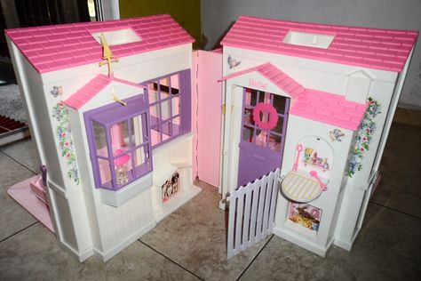 Folding House, Barbie Playsets, Barbie Room, Custom Barbie, Barbie Doll Set, Barbie Sets, Barbie Doll House, Vintage Dollhouse, Barbie Vintage