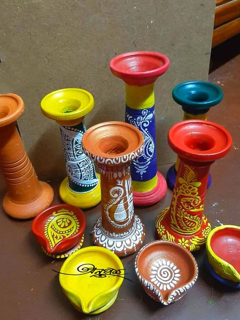 Prodip Design, Diya Paintings, Indian Doodle, Kolka Design, Bottle Work, Diya Designs, Diya Decoration Ideas, Diwali Diya Decoration, Diya Decoration