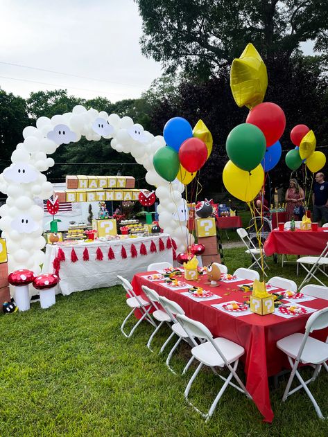 Super Mario Party Table, Mario Party Table, Mario Theme Birthday, Super Mario Party Ideas, Mario Party Ideas, Super Mario Bros Theme, Super Mario Theme, Super Mario Bros Party Ideas, Princess Peach Party