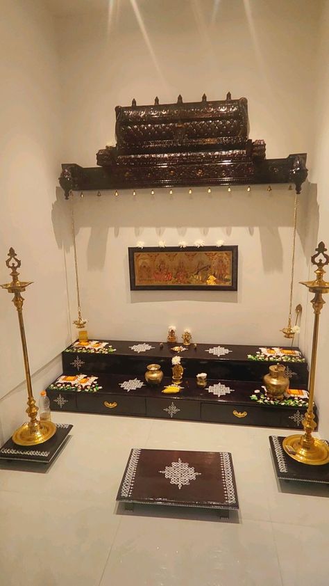 Temple Room, Pooja Door Design, Pooja Unit, Indian Room Decor, India Home Decor, House Interior Design Styles, Temple Design For Home, Pooja Room Door, Pooja Mandir