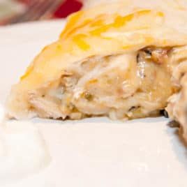 White Chicken Burritos, Chicken Potato Burrito, Baked Chicken Burrito Recipe, Chicken And Cheese Burritos, Creamy Chicken Burritos, Cheesy Chicken Burritos, Chicken Wet Burrito Recipe, Chicken Burritos Easy, Chicken Burritos Recipe