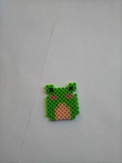 Iron Beads Ideas Cute Easy, Fuse Beads Ideas Cute And Easy, Small Frog Perler Bead Pattern, Cute Perler Beads Designs Easy, Cute Iron Bead Ideas, Pyssla Ideas Cute Easy, Ideas For Perler Beads, Hammer Beads Ideas Cute, Pyssla Ideas Mini