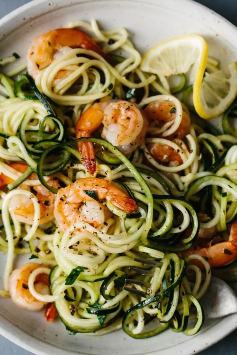 Zucchini Pasta with Lemon Garlic Shrimp - Downshiftology Zucchini Pasta Recipe, Pasta And Shrimp, Shrimp And Zucchini, Veggie Noodles Recipes, Pasta With Lemon, Zucchini Pasta Recipes, Courgette Pasta, Shrimp Zucchini, Lemon Garlic Pasta