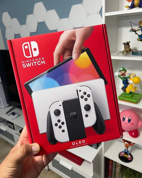 Ruben on Instagram: “A few days late but my OLED Switch finally arrived! I play 90% of switch games in handheld mode so this is actually a big upgrade for me. I…” Mario Switch, Wii Sports, Nintendo Ds Lite, Nintendo Ds Games, Nintendo Switch Oled, Nintendo Switch Lite, Wii Games, Video Games Nintendo, Gameboy Advance