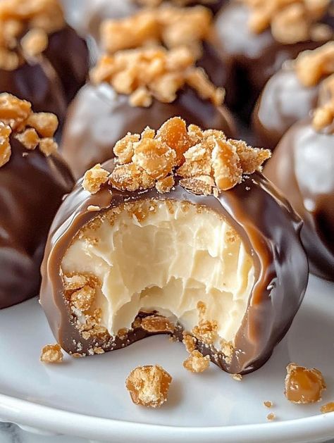 Butterfinger Truffles Recipe, Recipes Tower, Caramel Truffles, Easy Truffles, Cottage Bakery, Butterfinger Candy, Holiday Snack, Baked Caramel, Caramel Truffle