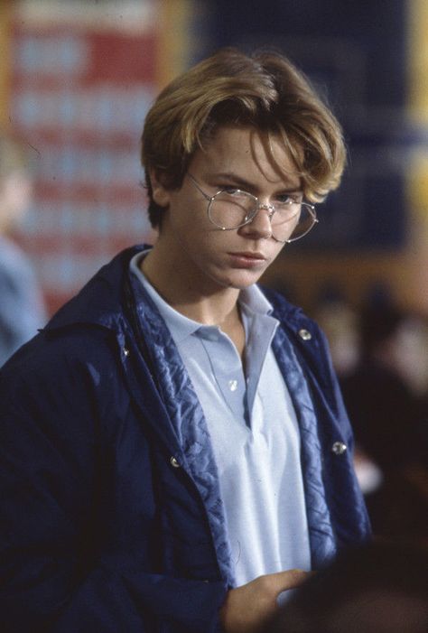 “Running on Empty was my most devoted work [of 1988]. I feel like I was living in that movie. After all that empathy, I had to rest for a while”- River Phoenix Bob Andrews, Running On Empty, 90s Actors, River Phoenix, 90s Hairstyles, The Secret History, Hairstyles Ideas, 인물 사진, Bobby Brown