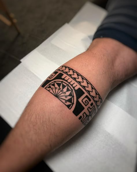 Calf Tattoo Men Simple, Aries Tatoos, Arm Band Tattoos For Men, Tattoo Maori Perna, Samoan Tattoo Designs, Polynesian Leg Tattoo, Thigh Band Tattoo, Ankle Band Tattoo, Makeup Looks Wedding