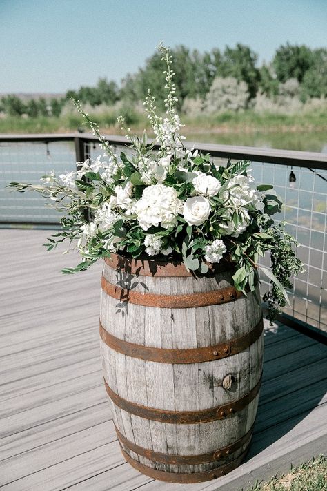 Barrel Flower Arrangements, Wine Barrel Wedding Ceremony, Wine Barrel Flower Arrangements, Whiskey Barrel Flowers, Green Ceremony, Whiskey Barrel Ideas, Wine Barrel Wedding, Barrel Flowers, Whiskey Barrel Wedding