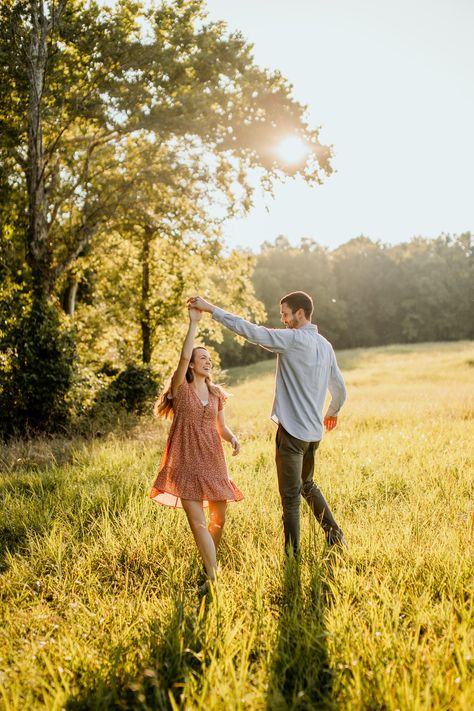 Engagement and couple photos poses and inspiration. Poses in a field and woods. Field and woods location for engagement pictures. Summer engagement pictures and ideas. Chattanooga, Tennessee. Chickamauga Battlefield. Summer engagement picture locations in the woods and outdoors Twirling Couple Pictures, Tennessee Engagement Pictures, Twirl Engagement Photo, Engagement Field Pictures, Couple Picture Ideas Outside, Cute Couple Outdoor Pictures, Field Picture Ideas Couple, Couple Poses For Fall Pictures, Engagement Photos Flowy Dress