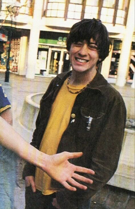 Damon Albarn And Graham Coxon, Damon And Graham, 90s Britpop, Graham And Damon, Damon Blur, Blur Damon Albarn, Damon Albarn Blur, Blur Band, Alex James