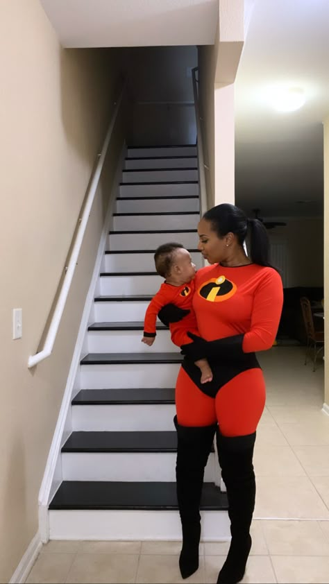 Mrs Incredible And Jack Jack Costume, Incredible Family Halloween Costume, Incredible Halloween Costumes Family, Mom Costumes Diy, The Incredibles Family Costume, Adult Women Halloween Costume Ideas, Mom And Baby Boy Halloween Costumes, Black Family Costumes, Mom And Me Halloween Costumes