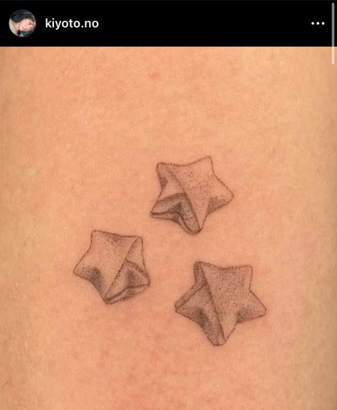 Small Paper Stars, Knuckles Tattoo, Party Tattoos, Scary Tattoos, Fantasy Tattoos, Kawaii Tattoo, Fire Tattoo, Tattoo Flash Sheet, Star Tattoo