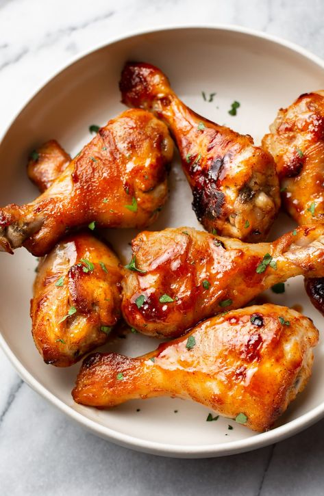 Honey Garlic Drumsticks, Garlic Drumsticks, Drumstick Recipes Baked, Baked Drumsticks, Honey Baked Chicken, Drumsticks Recipe, Chicken Breast Crockpot Recipes, Honey Glazed Chicken, Crockpot Chicken Breast