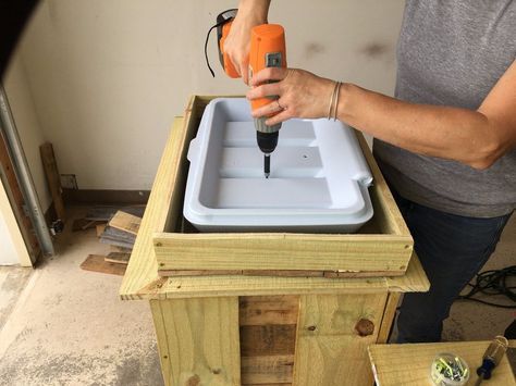 Turn an ugly cooler into the best accessory for your back patio Deck Cooler, Wood Cooler, Wooden Cooler, Diy Cooler, Cooler Stand, Patio Cooler, Rustic Kitchen Island, Rustic Diy, Rustic Furniture