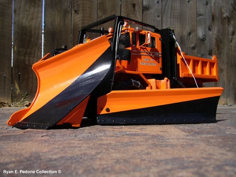 What.....plow truck?-Page 2: Off-Topic Discussion forum: Grassroots Motorsports Magazine Oshkosh Truck, Orange Truck, Snow Plow Truck, Snow Removal Equipment, Snow Equipment, Plow Truck, Farmers Almanac, Automobile Engineering, Cold Weather Camping